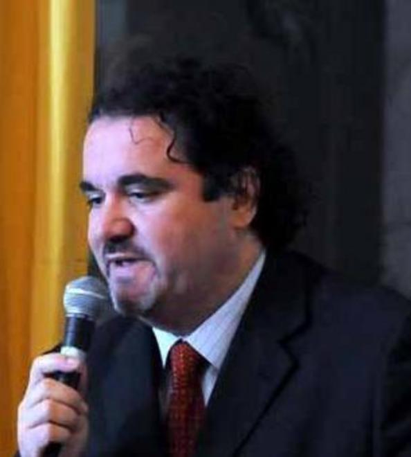 Va a Zeri per correre da sindaco ma esce sconfitto