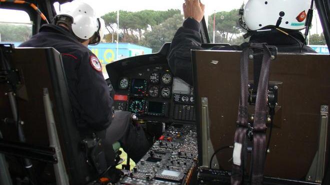 In azione un elicottero con telecamera termica