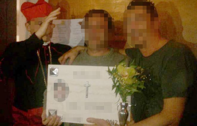 Lo scherzo della lapide finisce in procura 