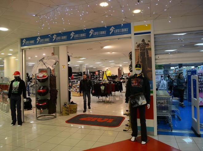 La Galleria Cineplex riduce i canoni, in arrivo nuovi negozi 