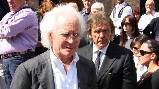 L’amico Luciano era al suo funerale