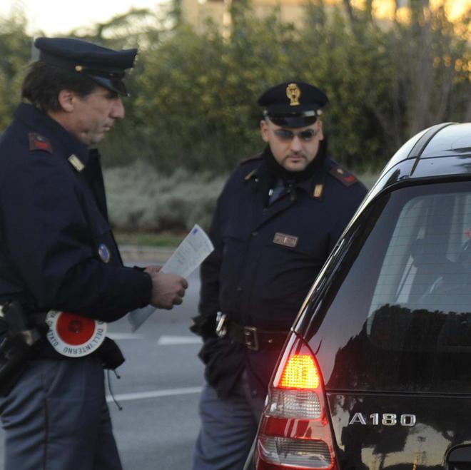 Poliziotti in elicottero e pattuglie contro i botti