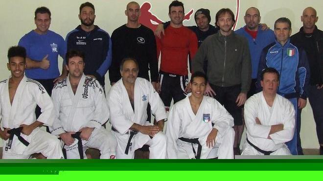 Lo Sport Combat allarga i confini tra tatami, ring e ora “la gabbia”
