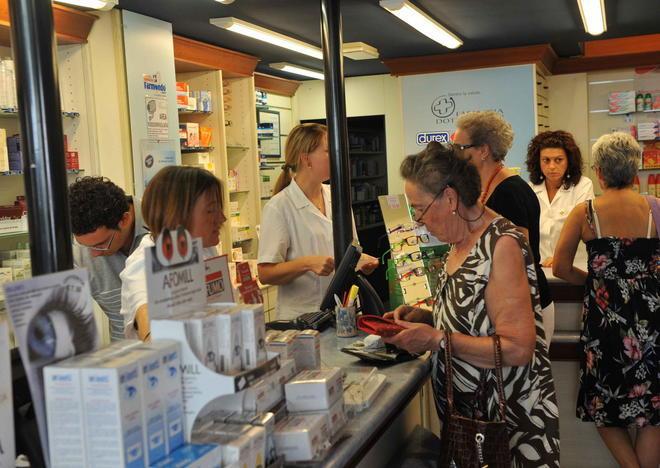 In farmacia come in banca 