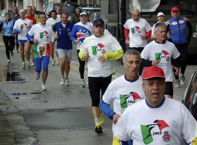 “Pisa abbraccia lo Sport” oggi la marcia sui lungarni