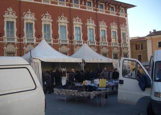 Più di mille firme per il mercato 