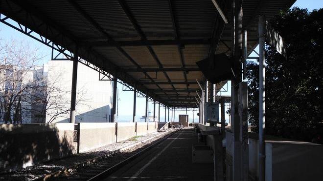 Rimprovera un passeggero, capotreno malmenato a Piombino