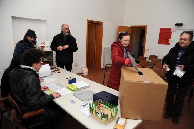Hanno vinto le donne e la provincia. Il successo dei cecinesi alle primarie Pd 