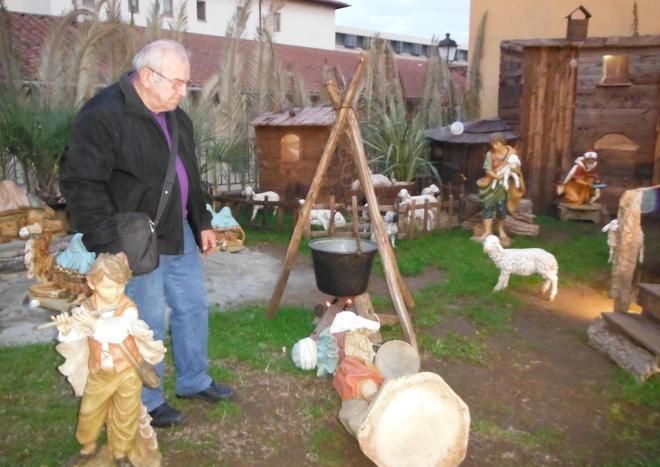 Danni al presepe in via dell’Arsenale 