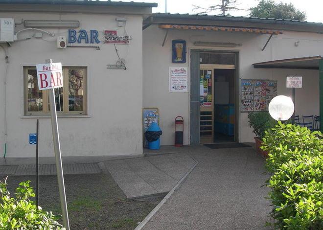Ladri scatenati per le feste in bar e appartamenti 