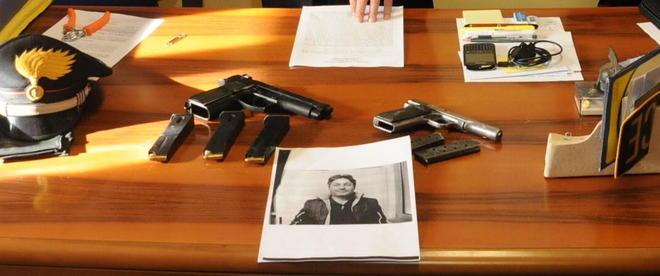 Restano gravissime le condizioni del rapinatore ferito alla testa 