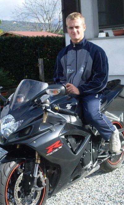 Addio Emanuele, una giovane vita stroncata dal linfoma 