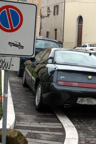 Meno indisciplinati ma con l’incubo del divieto di sosta 