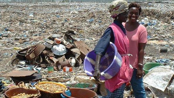 Raccolta rifiuti, lezioni in Senegal 