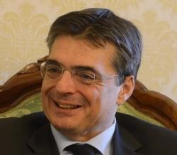 Il sindaco risponde: "I giovani chiedono di essere valorizzati"