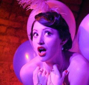 Un corso di Burlesque e festa finale con Scarlett