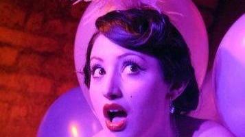 Un corso di Burlesque e festa finale con Scarlett