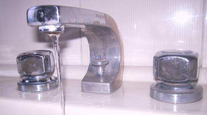 «Abbanoa non chiuda l’acqua ai morosi» 