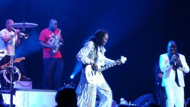 Summer, altro bel colpo con gli Earth, Wind & Fire