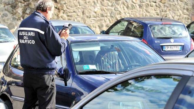 Contravvenzioni in calo ma più pesanti