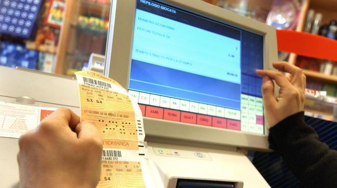 Gioca un terno e vince al Lotto oltre 211mila euro 