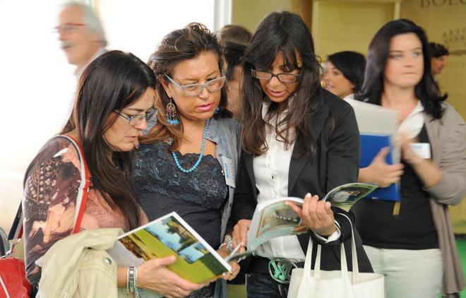 Publitour, ultimatum del sindacato «Paghi le dipendenti» 