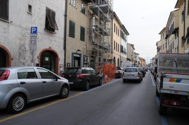 Striscione contro le banche, denunciati due militanti 