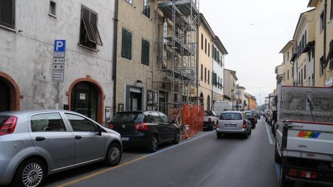 Striscione contro le banche, denunciati due militanti