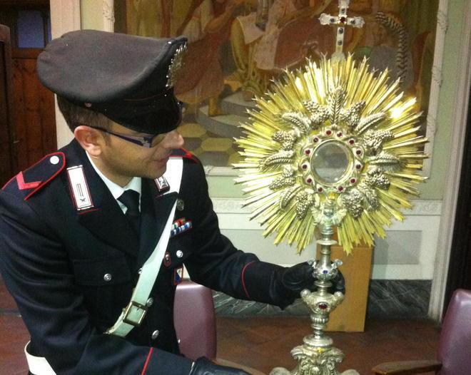 Recuperato l’ostensorio del 1600 scomparso dall’ex convento 