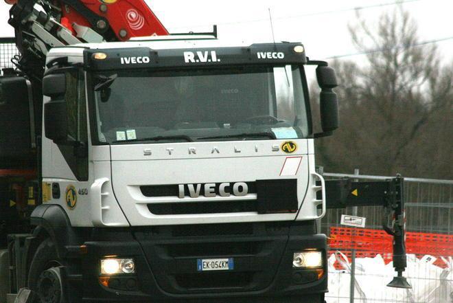 Rimossi col camion i 50 sacchi stoccati da giorni al Lillatro