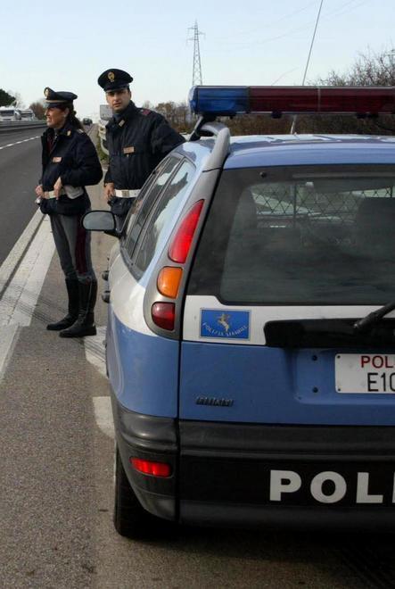 Bloccato mentre percorre l’Aurelia contromano