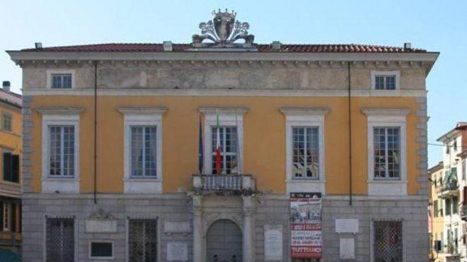 Sarzana si prepara allo scontro stile primarie Bersani - Renzi