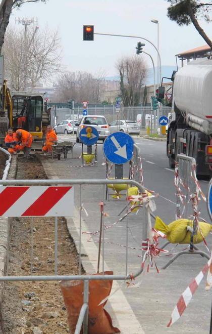 Viale Sauro, lavori per il nuovo semaforo 