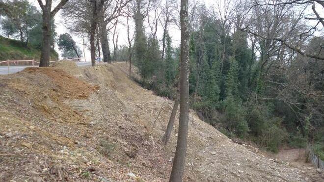 Frana nel bel mezzo del cantiere della via Francigena