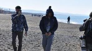 Grillo, footing senza maschera sulla spiaggia di Marina di Bibbona