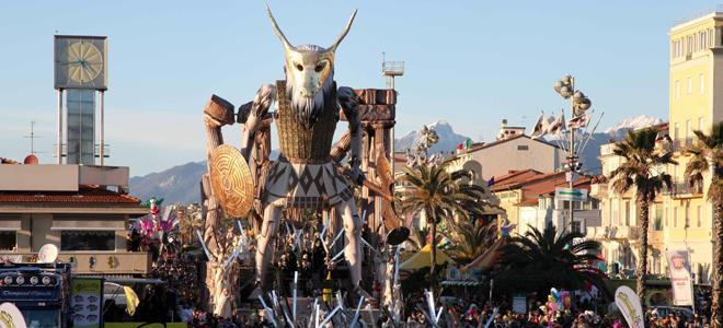 Carnevale di Viareggio, vince il Minotauro di Avanzini 