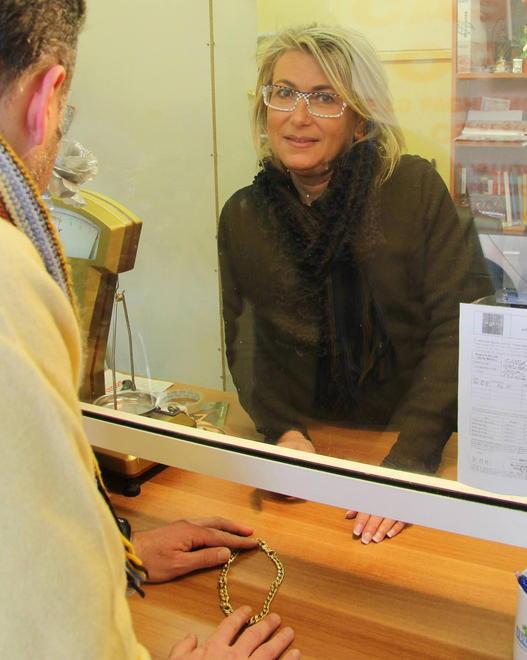 L’incertezza dei nuovi poveri: Monte dei Pegni o Compro oro? 