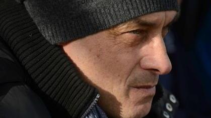 Una maglietta celebrativa e i giovani a fare da cornice