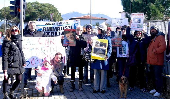 Presidio animalista anti-vivisezione
