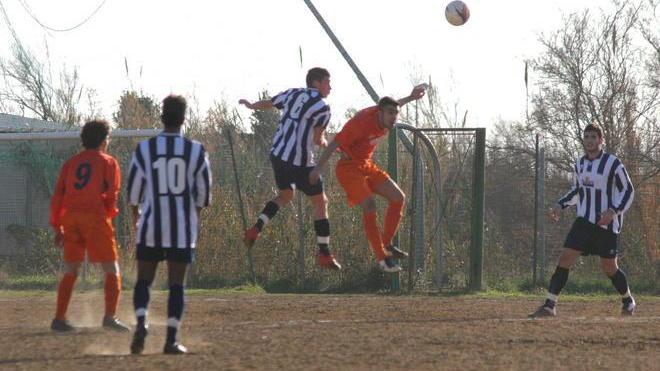 Spinapolice si mangia un gol poi i biancoblù crollano