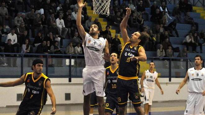 Basket Cecina, un derby insidioso