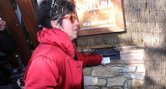 Letterina-preghiera della pittrice livornese: liberaci da Berlusconi