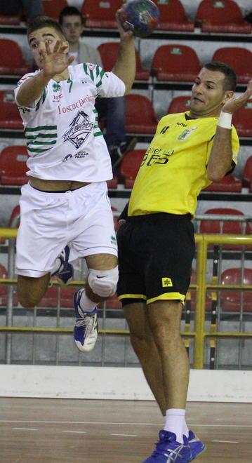 La Pallamano Ambra a un soffio dai playoff Battuto il Bologna 
