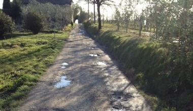 Dopo le proteste i lavori Asfalto in via di Mezzo 