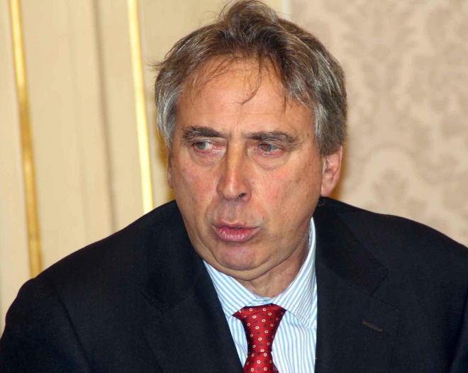 Il sindaco Cosimi: «In nove anni tagliati 15 dirigenti» 