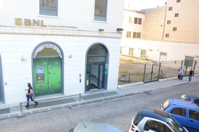 Falso allarme bomba in una banca di Sassari 