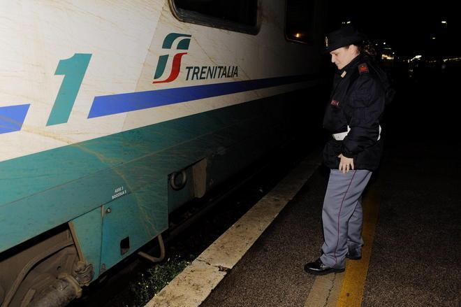 Investito dal treno in corsa, grave uomo di 33 anni 