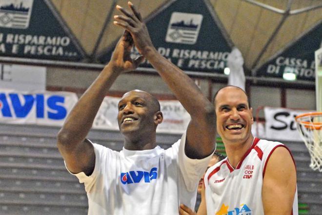 Parata di stelle per il dvd sul Pistoia basket