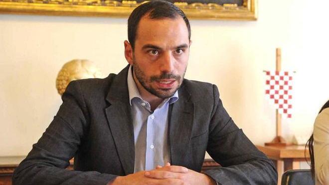 Il caso arriva anche in consiglio comunale