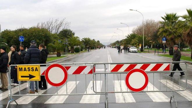 Viale chiuso, i ciclisti imparano la disciplina